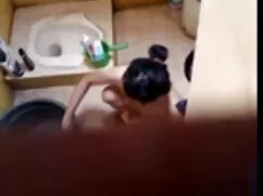 2 eski türkpornosu kız, bir grup erkek