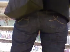 İki kadın türk porno eski iyi vakit geçiriyor. (Klasik sahne)
