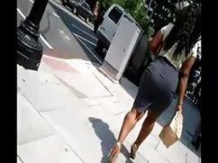 Jacqueline Lovell eski yerli porno garip bir ailenin başı ile tanışır
